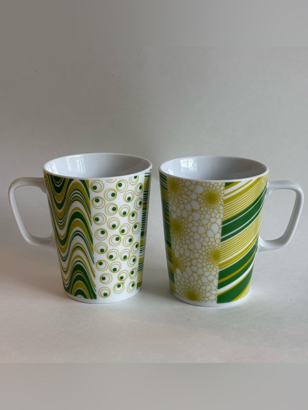 IKEA Green White Floral Geometric Vintage Style Ceramic Coffee Cups Set Of 2
